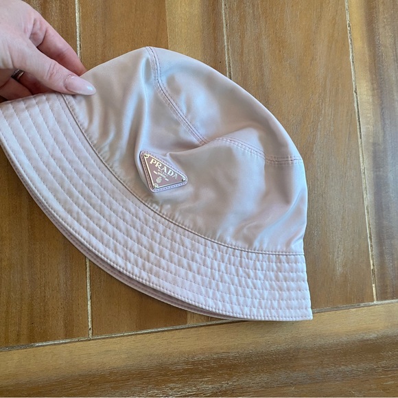 Authentic Prada Re-Nylon bucket hat - Picture 5 of 7